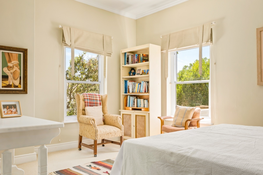 4 Bedroom Property for Sale in Leisure Isle Western Cape